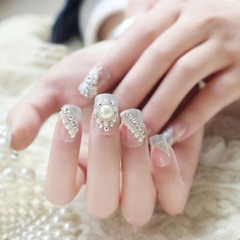 Bộ sưu tập những mẫu nail đính đá cầu kỳ sành điệu - hình 3