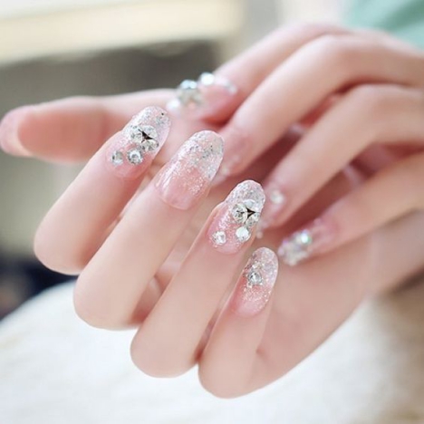 Bộ sưu tập những mẫu nail đính đá cầu kỳ sành điệu - hình 2