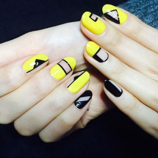 Mẫu Nail màu vàng cá tính đẹp