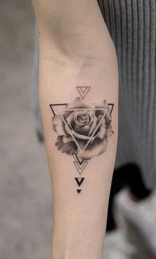 Hình ảnh xăm tattoo hoa hồng mini đẹp ý nghĩa nhất