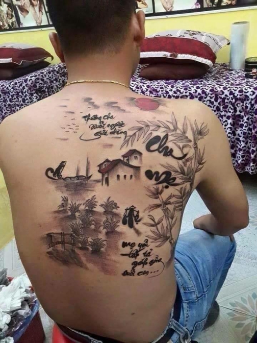 Bộc lộ ý nghĩa sâu xa từ hình xăm cha mẹ nữa lưng được các chuyên gia tattoo đánh giá cao và nhiều bạn trẻ yêu thích.